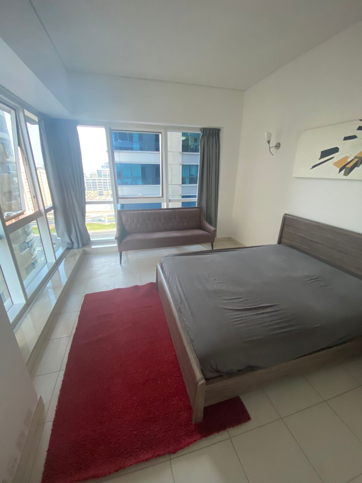 Master room in SZR close to trade center metro station *No Indian no African*